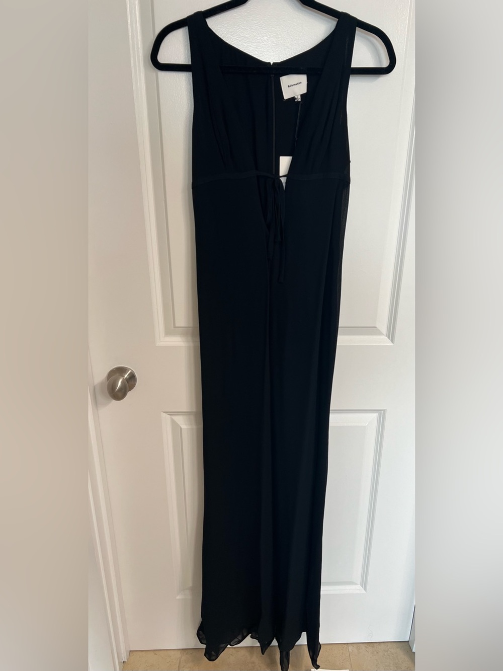 NWT Reformation Taryn Black Deep V Tie Front Maxi Dress Size 4 - Picture 2 of 8